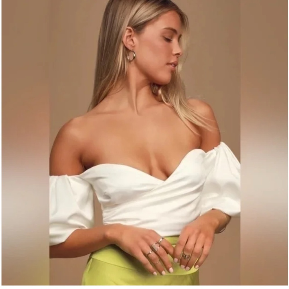 Lulus Hot in Here Off-The-Shoulder Puff Sleeve Crop Top size M white NWT